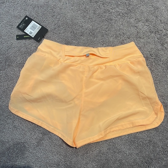 Nike Women’s Running Shorts - Picture 2 of 3